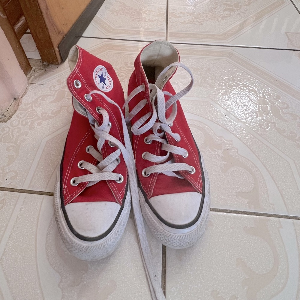 Red converse
